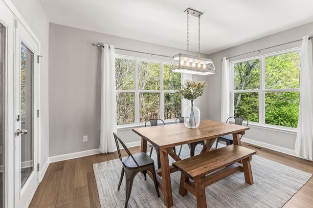 384 Evans Dr, Tullahoma, TN 37388