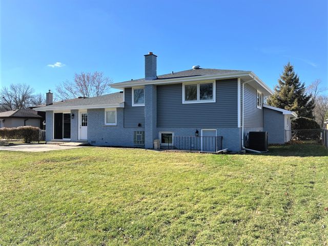 525 S Cherry Street, Itasca, IL 60143