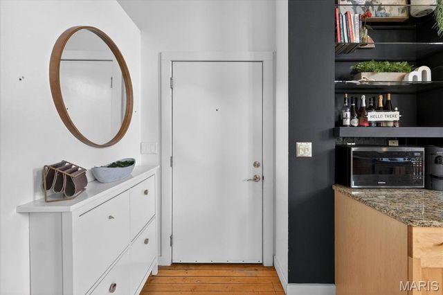 4242 Laclede Avenue 102, St Louis, MO 63108