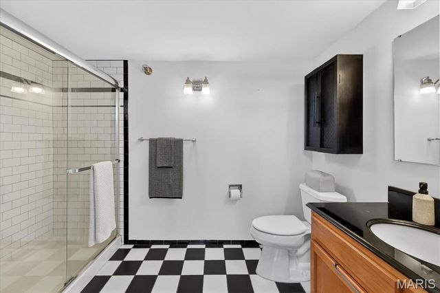 4242 Laclede Avenue 102, St Louis, MO 63108