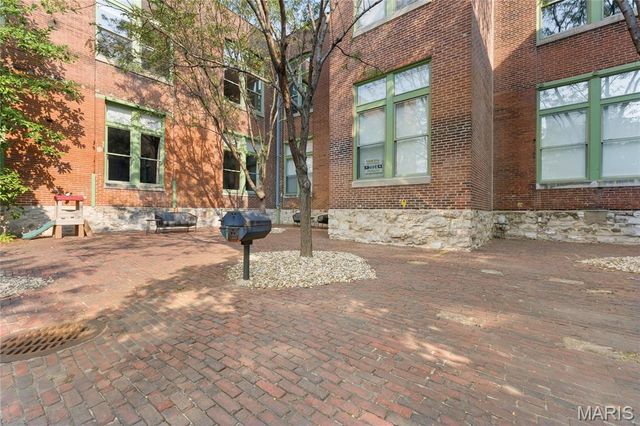 4242 Laclede Avenue 102, St Louis, MO 63108