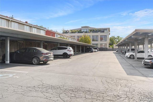 4242 Laclede Avenue 102, St Louis, MO 63108