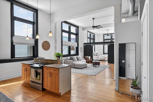 4242 Laclede Avenue 102, St Louis, MO 63108