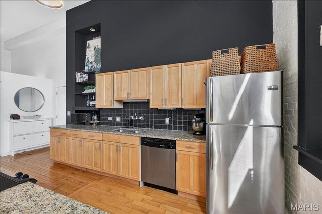 4242 Laclede Avenue 102, St Louis, MO 63108