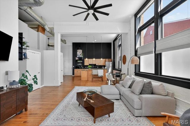 4242 Laclede Avenue 102, St Louis, MO 63108