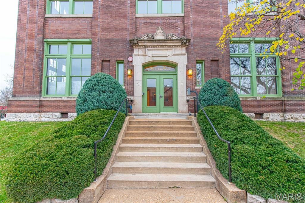 4242 Laclede Avenue 102, St Louis, MO 63108
