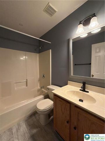 2718 Sequoia Drive, Macungie Boro, PA 18062