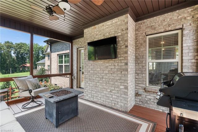 5690 Lauren Acres Court, Winston-salem, NC 27103