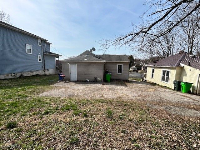 155 Fernwood Avenue, Barberton, OH 44203