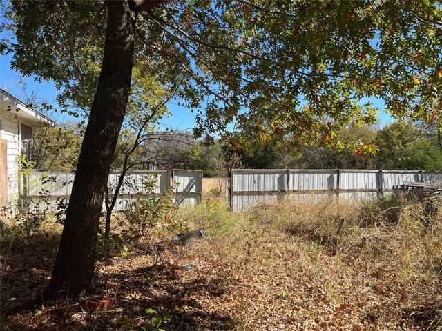 300 Rose Hill Road, Blooming Grove, TX 76626