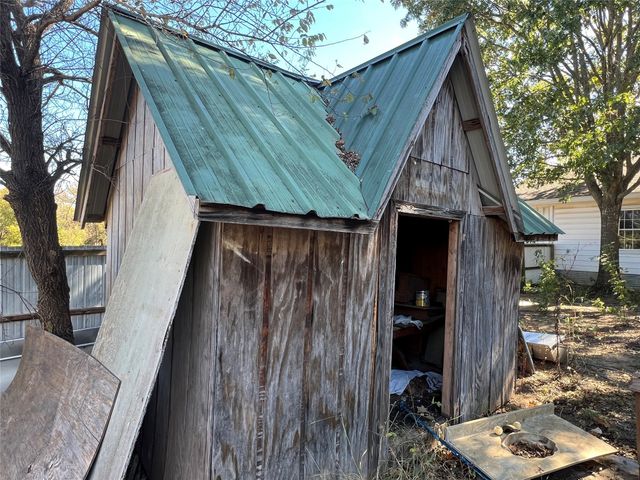 300 Rose Hill Road, Blooming Grove, TX 76626