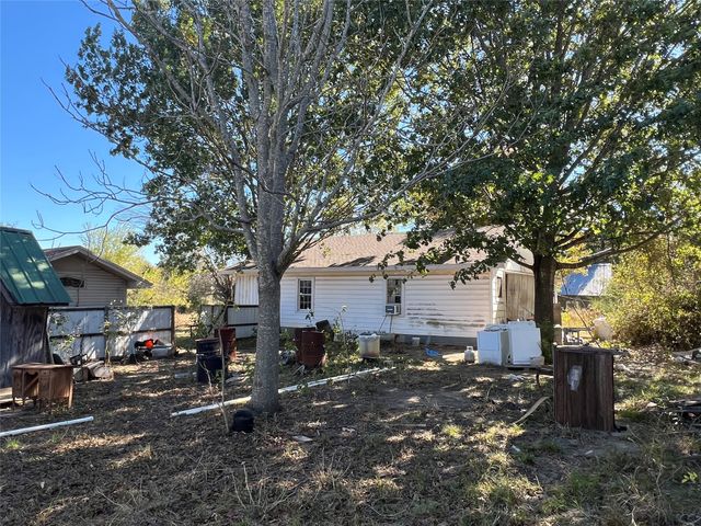 300 Rose Hill Road, Blooming Grove, TX 76626