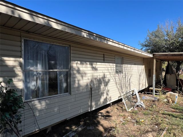 300 Rose Hill Road, Blooming Grove, TX 76626