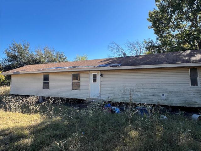 300 Rose Hill Road, Blooming Grove, TX 76626