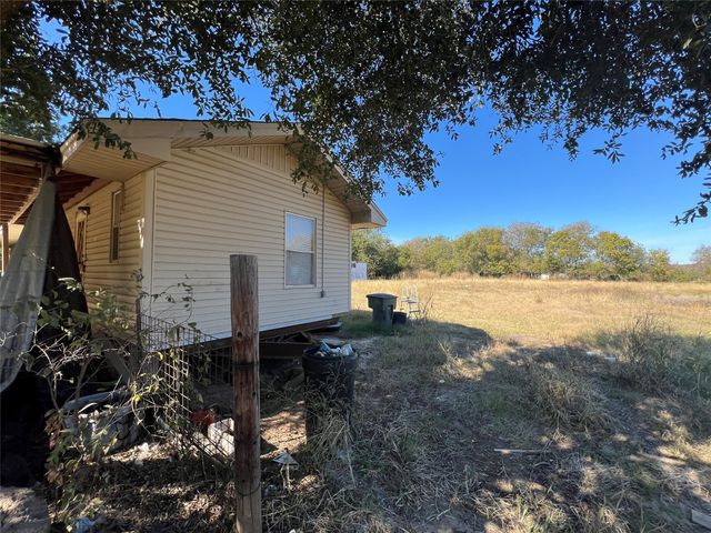 300 Rose Hill Road, Blooming Grove, TX 76626