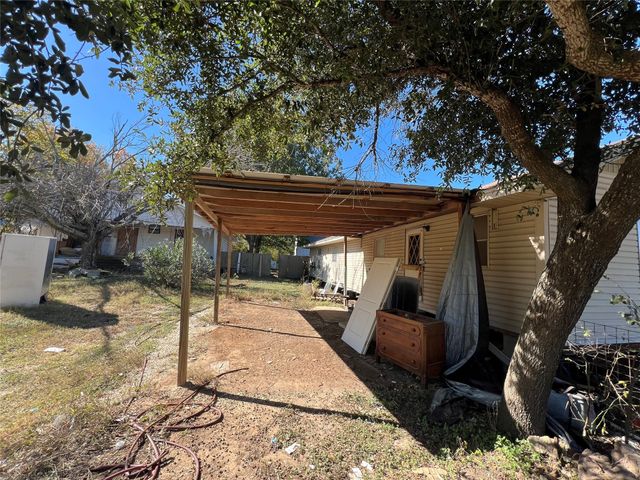 300 Rose Hill Road, Blooming Grove, TX 76626