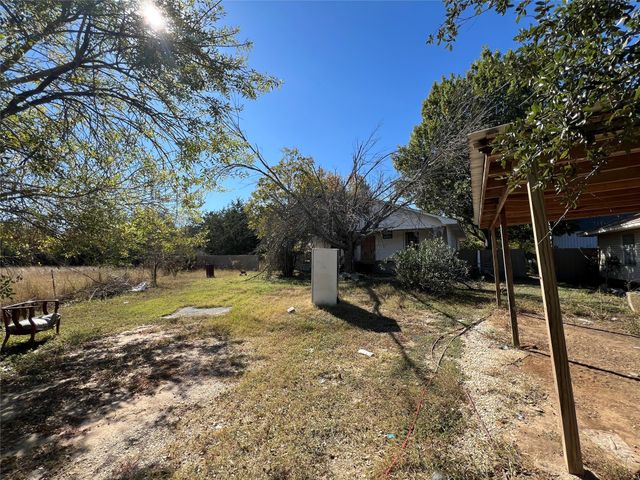 300 Rose Hill Road, Blooming Grove, TX 76626