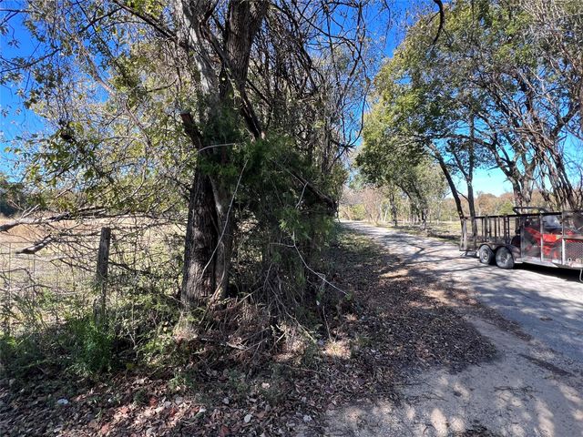 300 Rose Hill Road, Blooming Grove, TX 76626