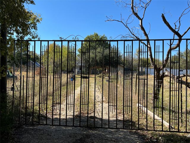 300 Rose Hill Road, Blooming Grove, TX 76626