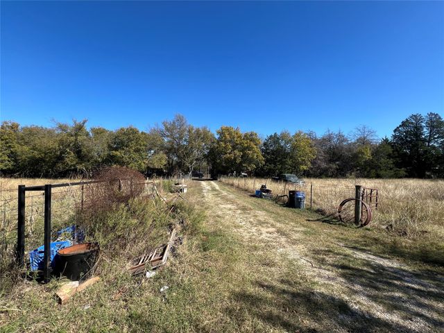 300 Rose Hill Road, Blooming Grove, TX 76626