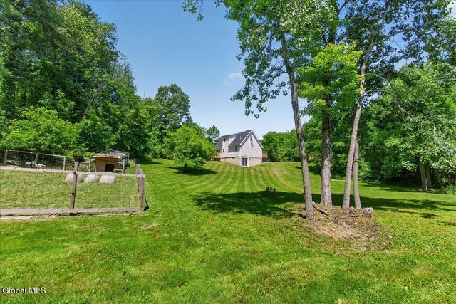 131 Calhoun Drive, Schaghticoke, NY 12182