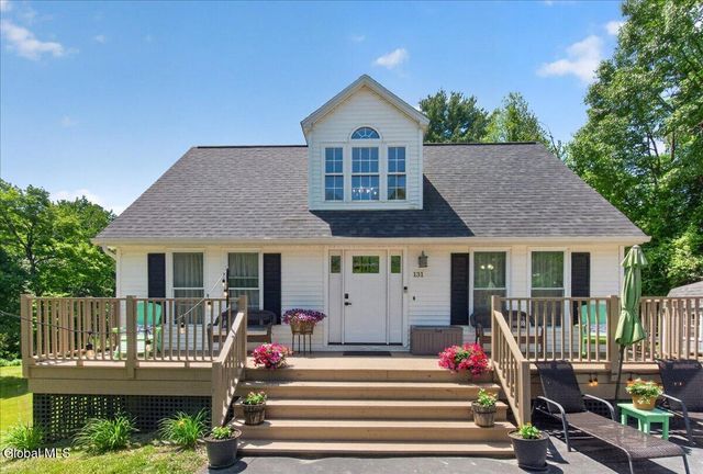 131 Calhoun Drive, Schaghticoke, NY 12182
