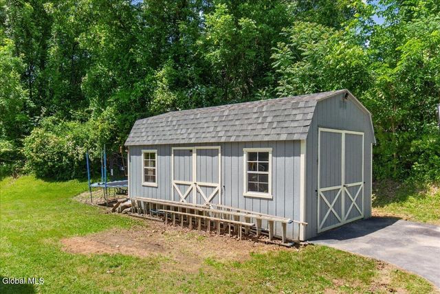 131 Calhoun Drive, Schaghticoke, NY 12182