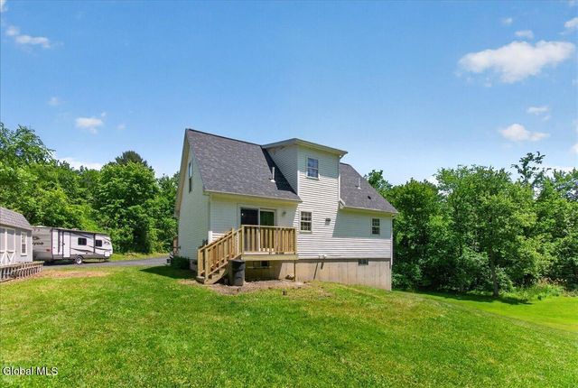 131 Calhoun Drive, Schaghticoke, NY 12182