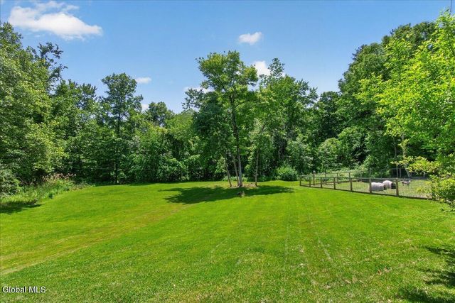131 Calhoun Drive, Schaghticoke, NY 12182