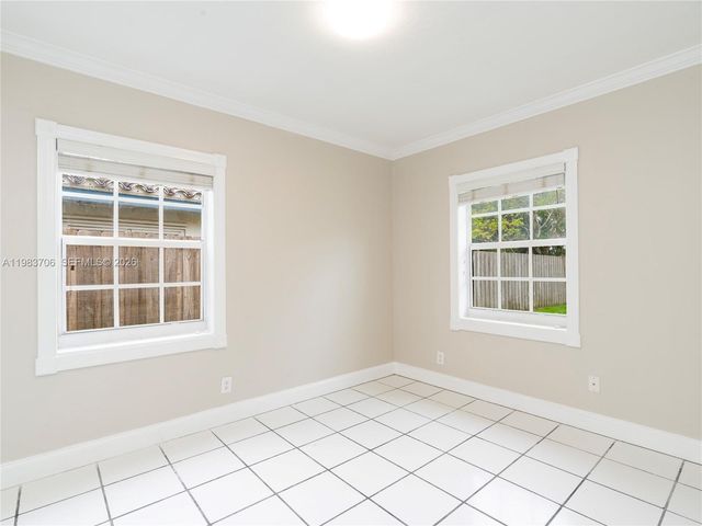 1125 NE 10th Ave, Fort Lauderdale, FL 33304