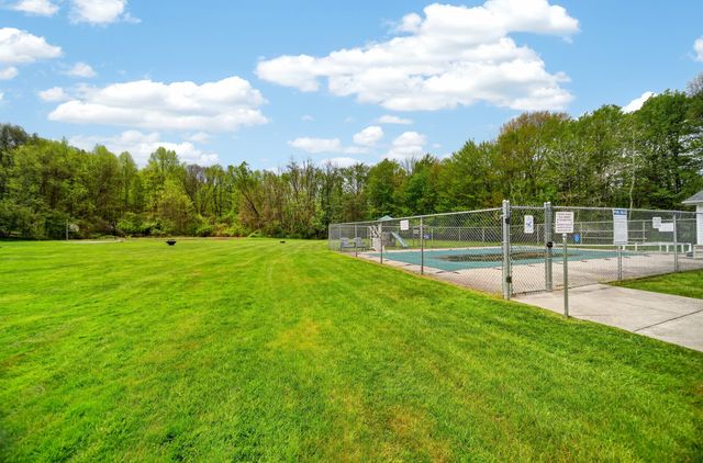 1146 APPLETREE Lane, Erie, PA 16509