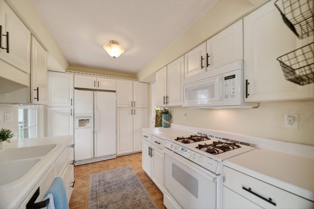 1146 APPLETREE Lane, Erie, PA 16509