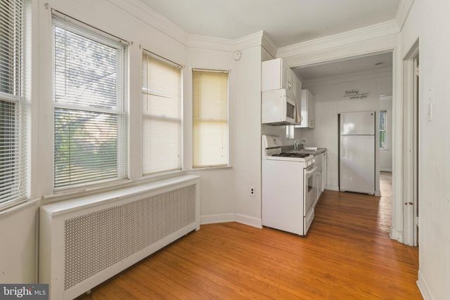 629 E MAIN ST, Moorestown, NJ 08057