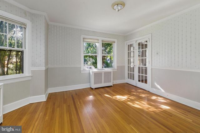 629 E MAIN ST, Moorestown, NJ 08057