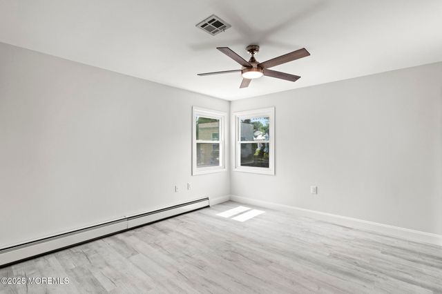 93 Paradise Boulevard, Toms River, NJ 08757