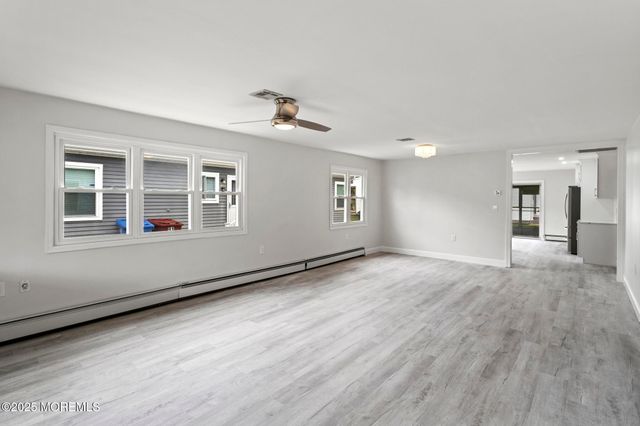 93 Paradise Boulevard, Toms River, NJ 08757