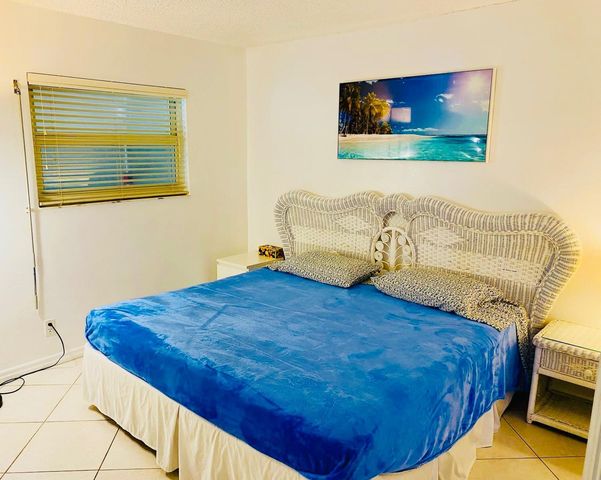 1069 Hillsboro Mile 401, Hillsboro Beach, FL 33062