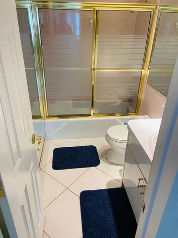 1069 Hillsboro Mile 401, Hillsboro Beach, FL 33062