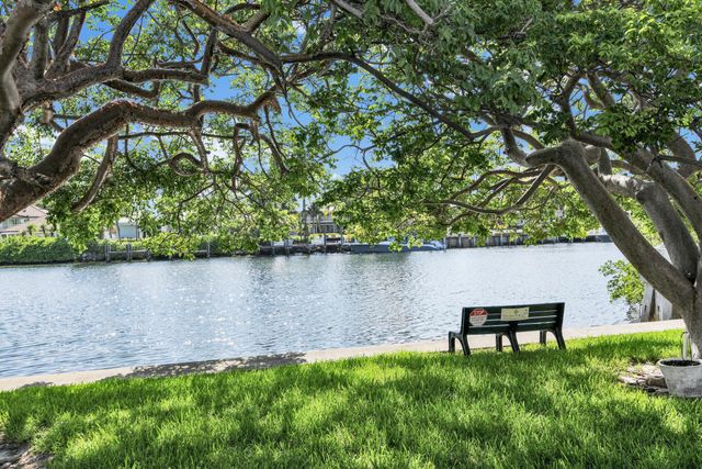 1069 Hillsboro Mile 401, Hillsboro Beach, FL 33062