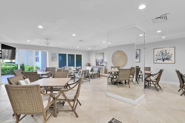 1069 Hillsboro Mile 401, Hillsboro Beach, FL 33062