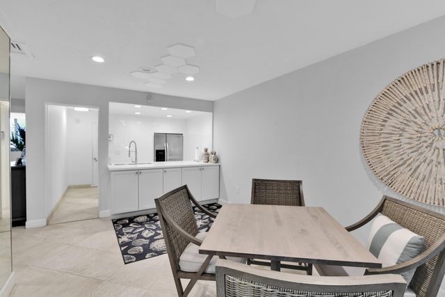 1069 Hillsboro Mile 401, Hillsboro Beach, FL 33062