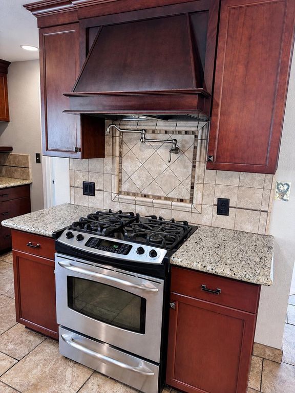 Image 11 of property listing at 3265 E Vartikian Avenue, Fresno, CA 93710