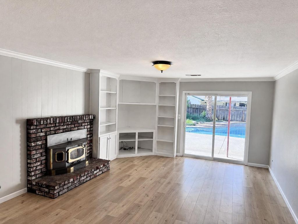 Image 14 of property listing at 3265 E Vartikian Avenue, Fresno, CA 93710