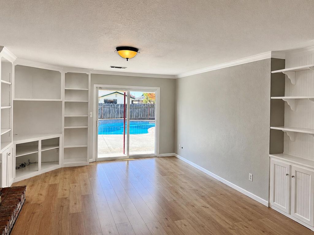 Image 15 of property listing at 3265 E Vartikian Avenue, Fresno, CA 93710