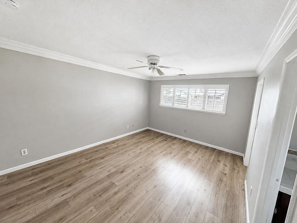 Image 18 of property listing at 3265 E Vartikian Avenue, Fresno, CA 93710