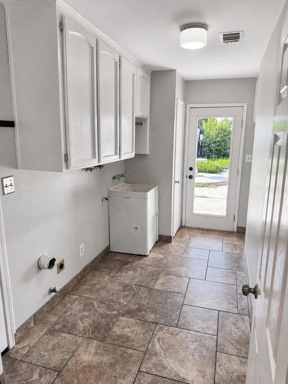 Image 26 of property listing at 3265 E Vartikian Avenue, Fresno, CA 93710