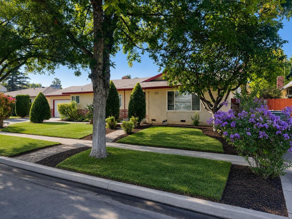 Image 3 of property listing at 3265 E Vartikian Avenue, Fresno, CA 93710