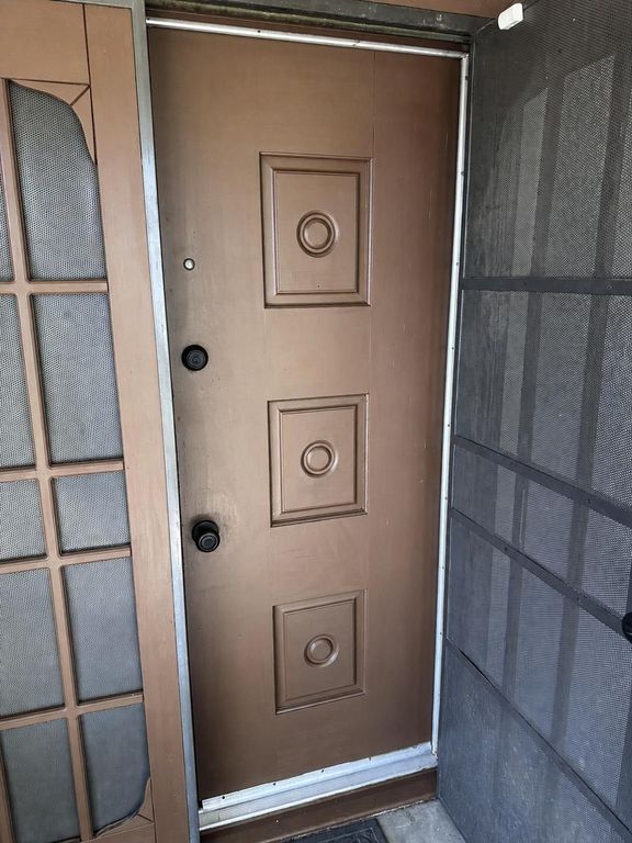 Image 6 of property listing at 3265 E Vartikian Avenue, Fresno, CA 93710