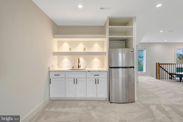 8709 YORKSHIRE LN, Manassas, VA 20111