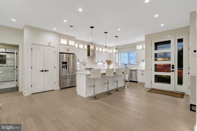 8709 YORKSHIRE LN, Manassas, VA 20111